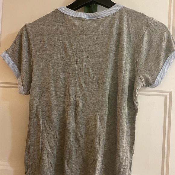 💙🖤💙 Wet seal size large t-shirt - Picture 2 of 3